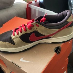 Red and brown dunks